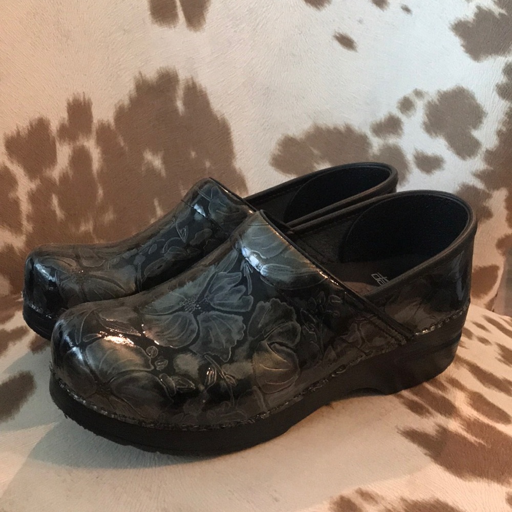 NEW Dansko’s Worn ONCE Size 38